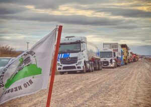 CAMIONEROS Y OPERADORAS RETOMAN NEGOCIACIONES LUEGO DEL DURO PARO